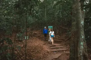 Conquista del picco Ngu Lam, la montagna più alta di Cat Ba