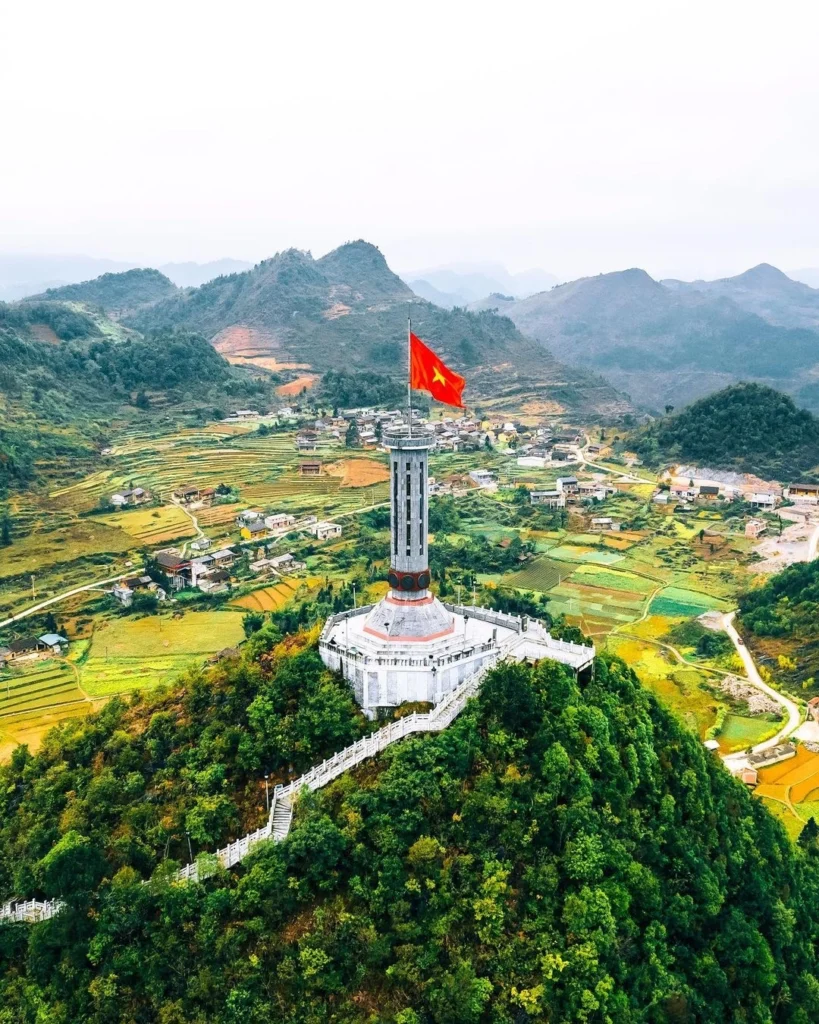 La Torre della Bandiera di Lung Cu - Ha Giang - Tour in Vietnam - Giro Asia Travel