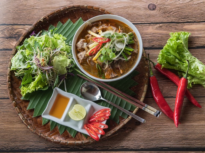 Bun Bo Hue (Zuppa di manzo di Hue) - Viaggio a Hue - Tour in Vietnam - Giro Asia Travel