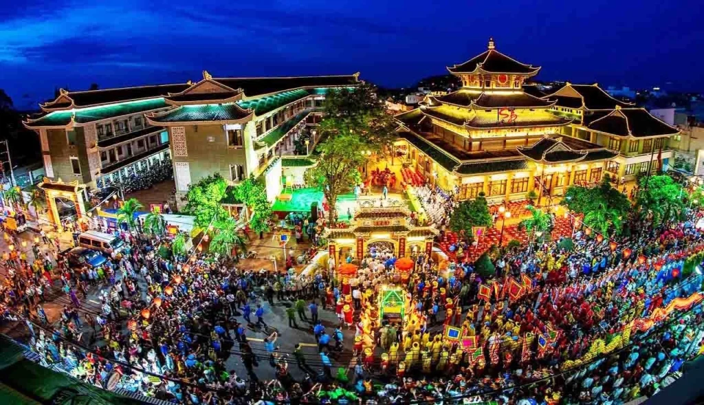 Festival al Ba Chua Xu Mountain Sam.